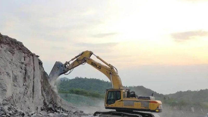 固定式破碎筛分设备：安装厂家选择的关键因素**